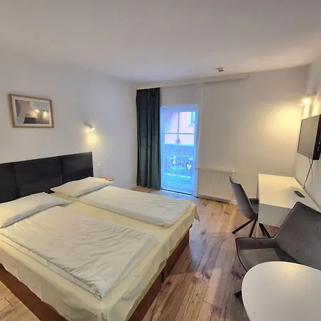 Guest house Roza Wiatrow 4*